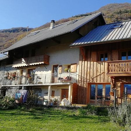 La Gravinette Bed & Breakfast Cruet Bagian luar foto