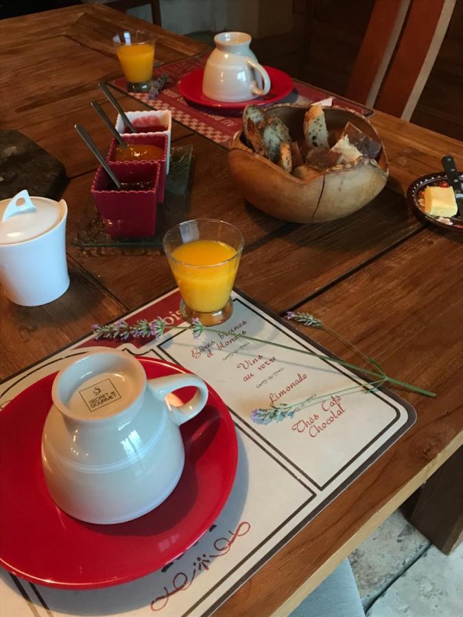 La Gravinette Bed & Breakfast Cruet Bagian luar foto
