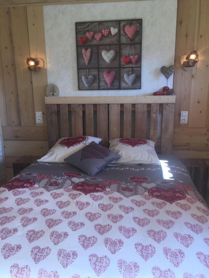 La Gravinette Bed & Breakfast Cruet Bagian luar foto